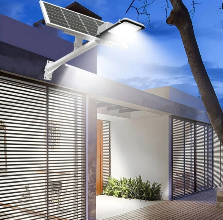⚡ Lampadaire Solaire 12000W – Une Puissance d’Éclairage Comparable aux Lampadaires de la Compagnie Ivoirienne d'Électricité