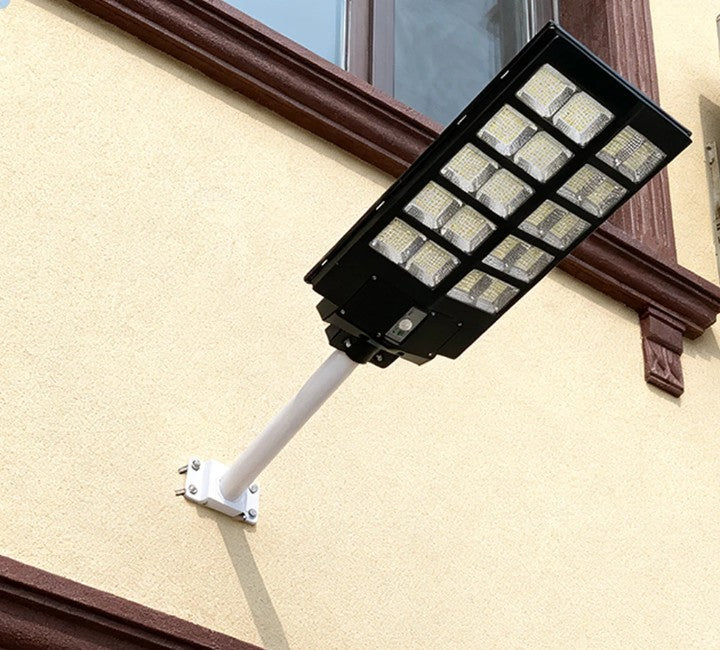 ⚡ Le seul lampadaire qui rivalise avec la CIE ! 12000W de puissance