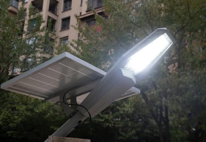 LE PUISSANT LAMPADAIRE  SOLAIRE 12000W💼 Investissez Aujourd'hui, Réalisez des Économies Pendant des Années