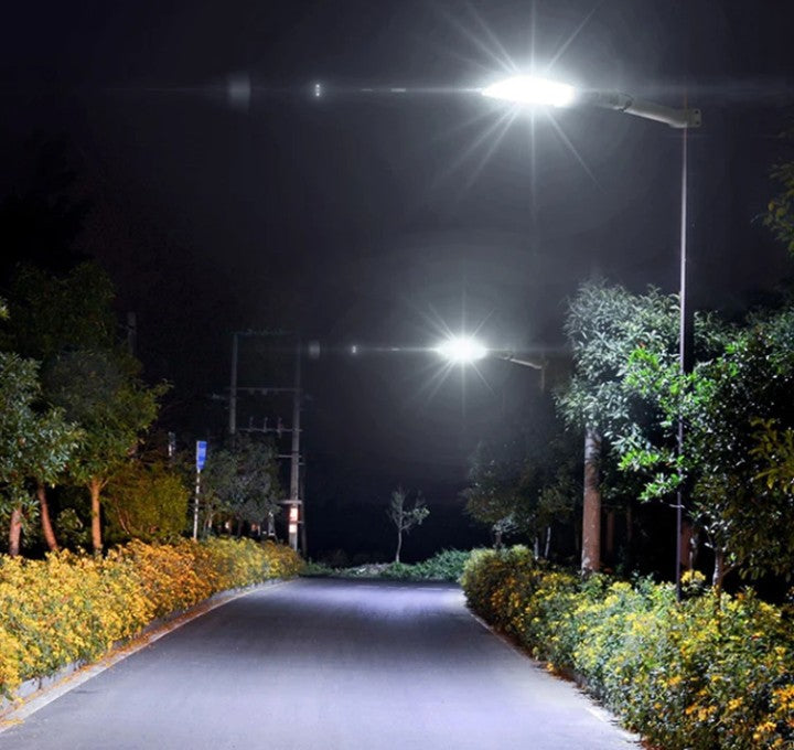 ☀️ Le Puissant Lampadaire Solaire 20000W LEADDER — La Puissance Solaire au Service de Vos Projets